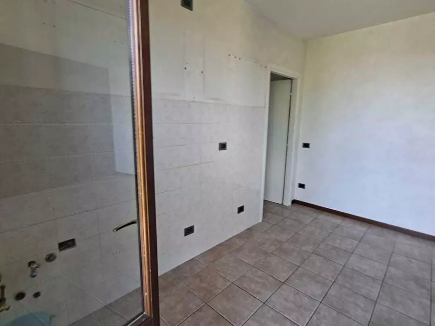 Immagine 12 di Monolocale in vendita  a Medesano