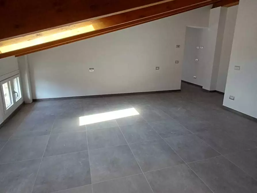 Immagine 36 di Quadrilocale in vendita  a Medesano