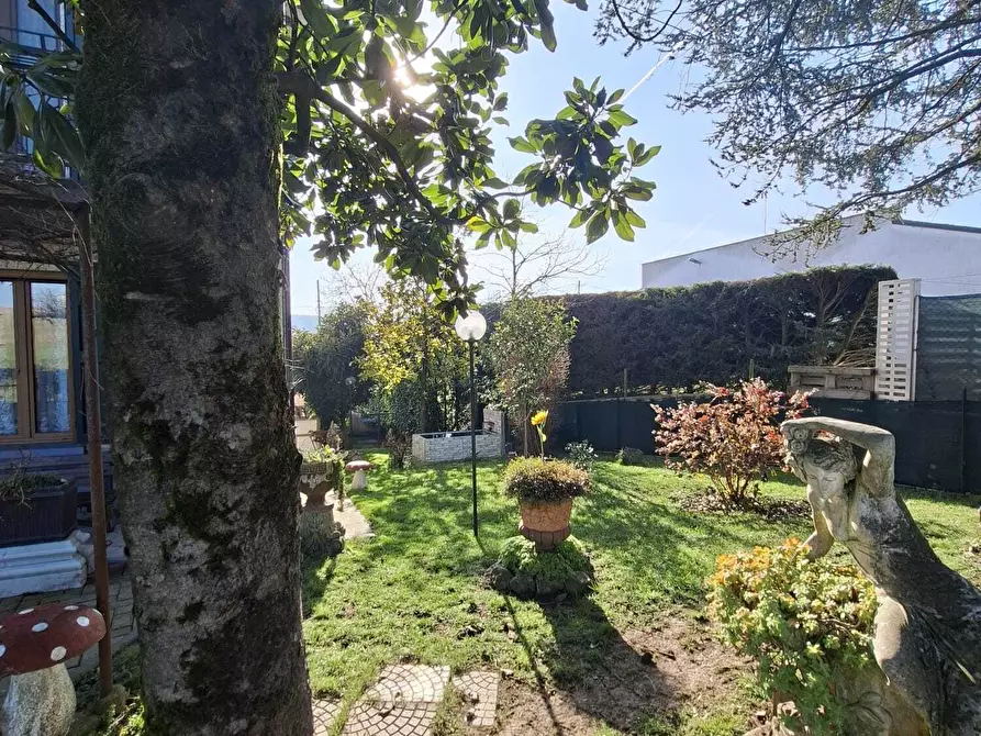 Immagine 3 di Casa bifamiliare in vendita  a Salsomaggiore Terme