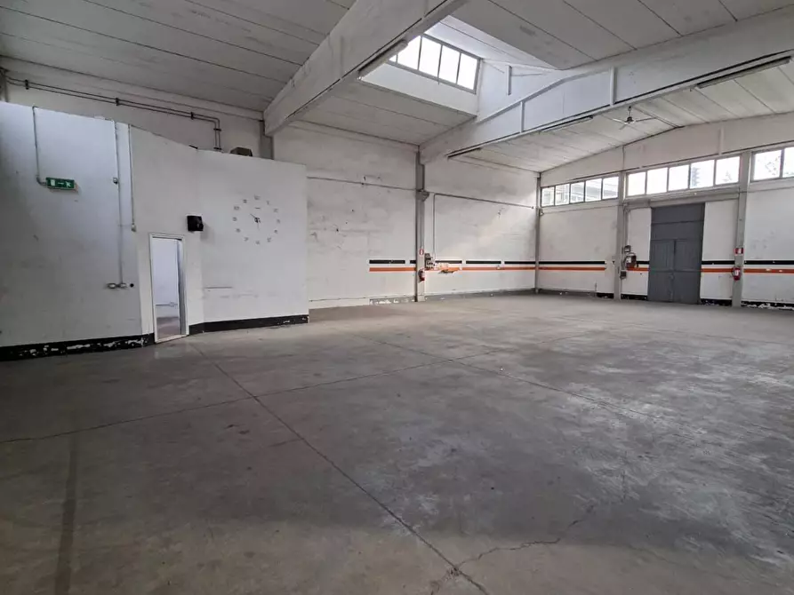 Immagine 6 di Capannone industriale in vendita  a Parma