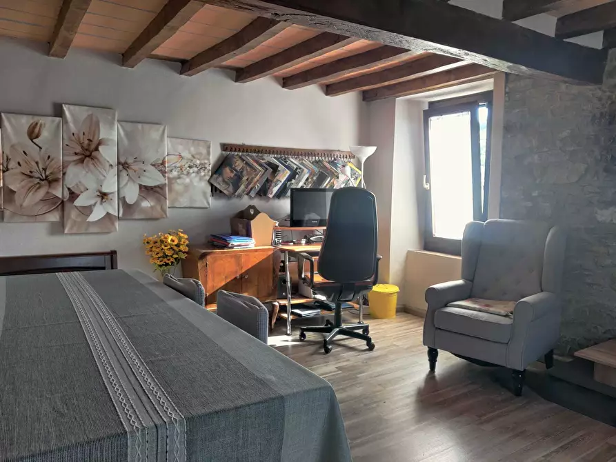 Immagine 26 di Casa indipendente in vendita  a Varano De' Melegari