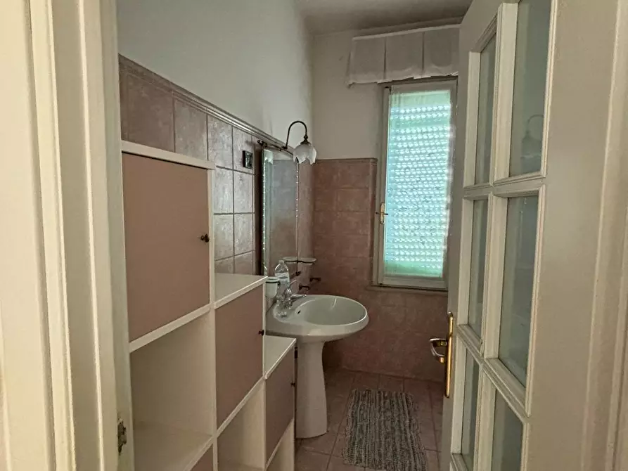 Immagine 41 di Casa trifamiliare in vendita  a Varano De' Melegari