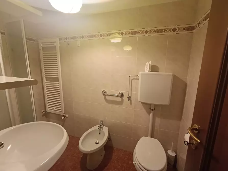 Immagine 25 di Quadrilocale in vendita  a Fornovo Di Taro