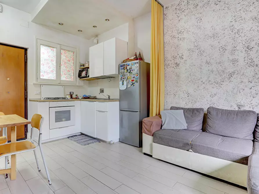 Immagine 2 di Bilocale in vendita  in VIA TUSCOLANA 1000 a Roma