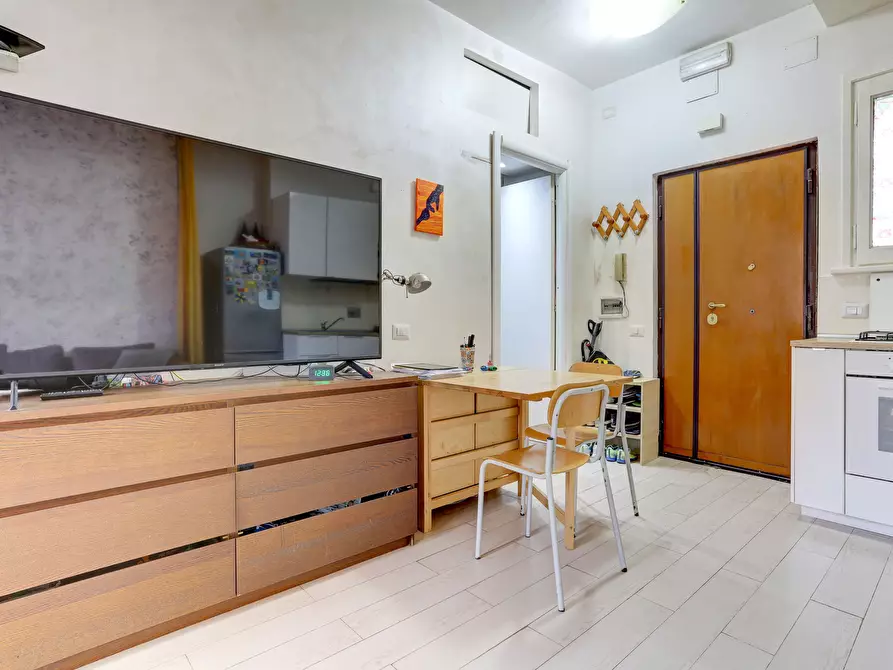 Immagine 6 di Bilocale in vendita  in VIA TUSCOLANA 1000 a Roma