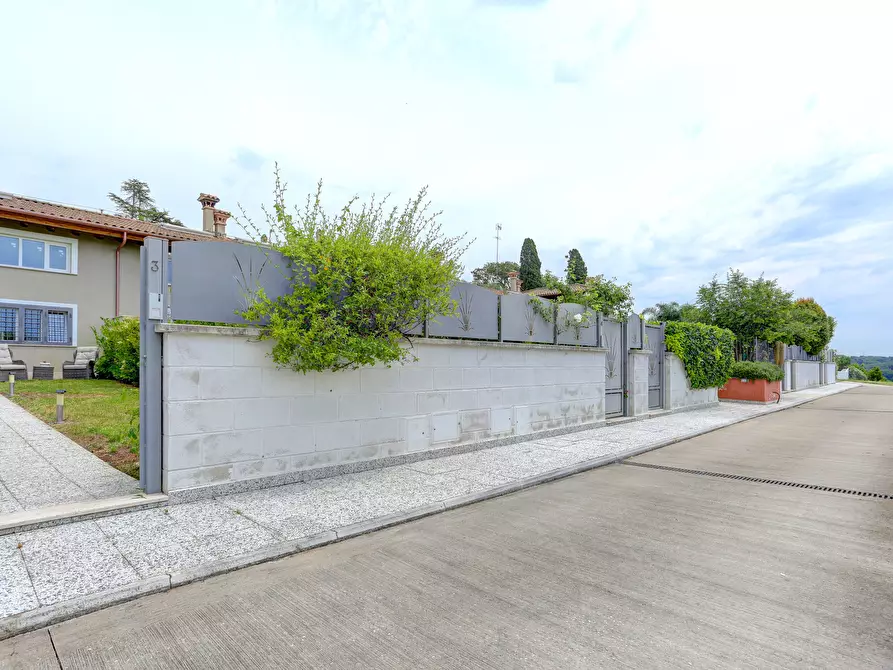 Immagine 17 di Villa in vendita  in Via del Fontanile di Mezzaluna 231 a Fiumicino