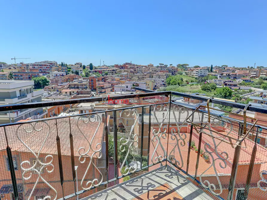 Immagine 17 di Trilocale in vendita  in Via Monte Lupo Fiorentino 99 a Roma