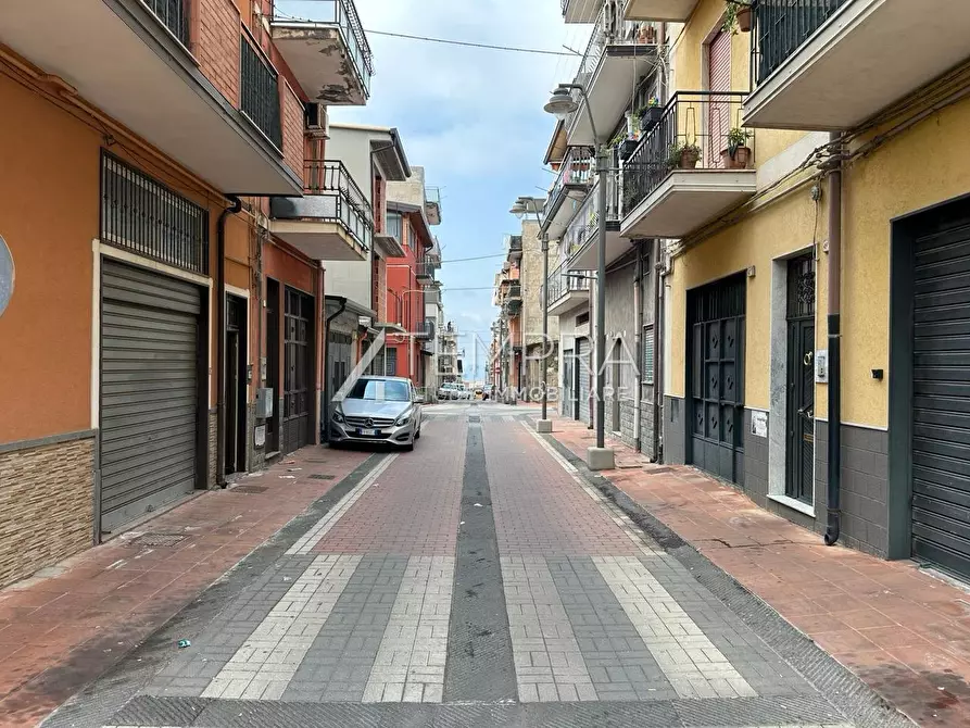 Immagine 2 di Casa indipendente in vendita  a Adrano