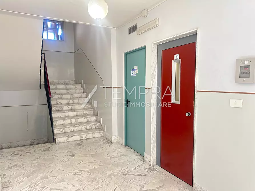 Immagine 4 di Appartamento in vendita  a Adrano