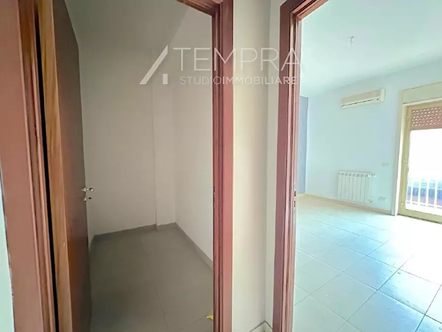 Immagine 17 di Appartamento in vendita  in Via Ninfa Talia a Adrano