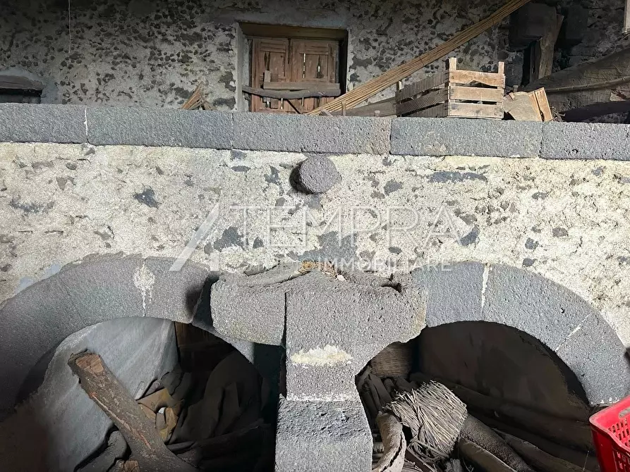 Immagine 14 di Rustico / casale in vendita  a Adrano