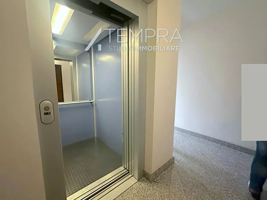 Immagine 23 di Appartamento in vendita  in Via Franz Kafka a Adrano