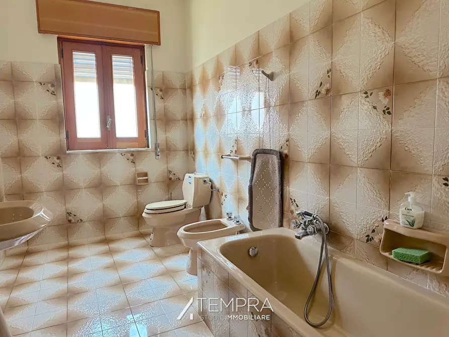 Immagine 18 di Casa indipendente in vendita  in VIA ALBERT EINSTEIN 9 a Adrano