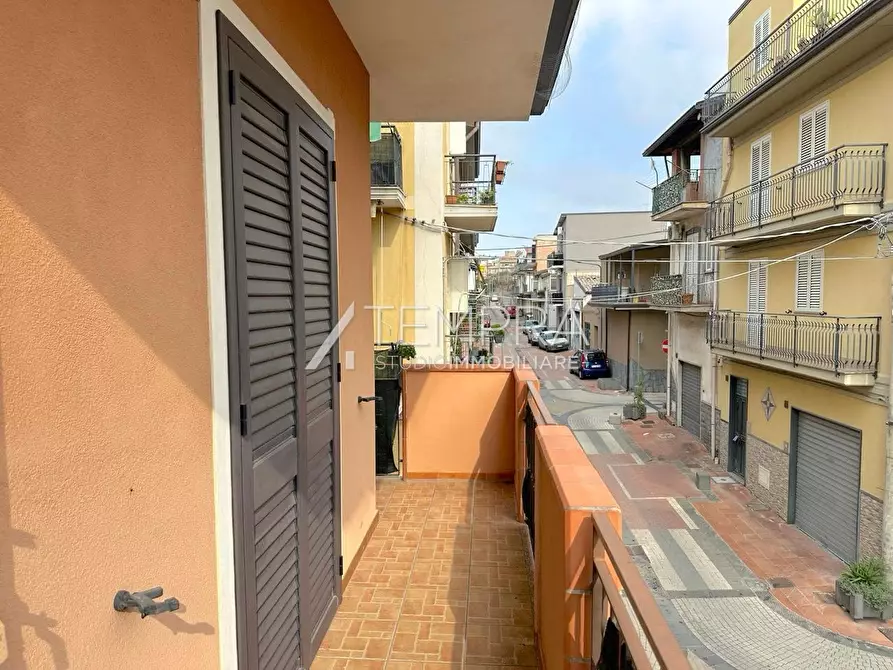 Immagine 19 di Casa indipendente in vendita  a Adrano