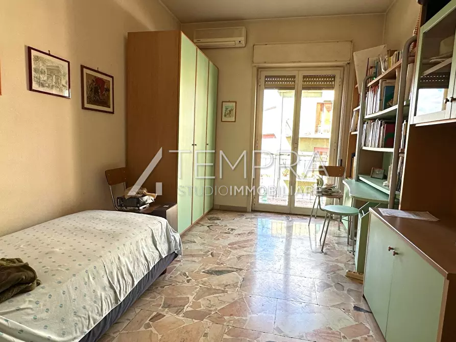 Immagine 22 di Appartamento in vendita  in Via Catanzaro a Adrano