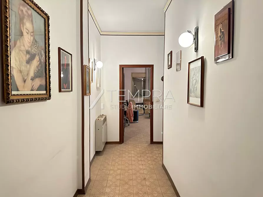 Immagine 12 di Appartamento in vendita  a Adrano