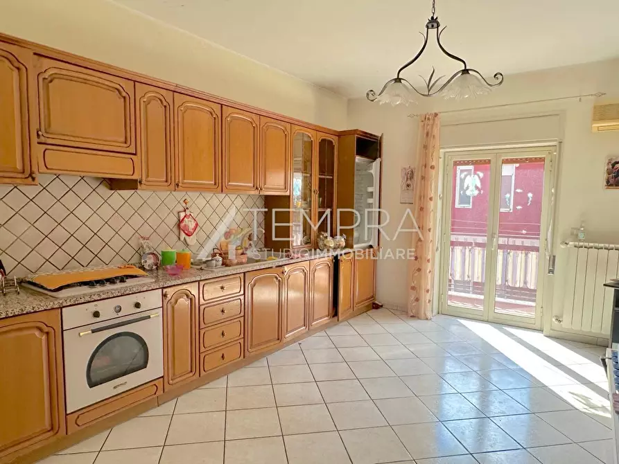 Immagine 3 di Appartamento in vendita  a Adrano