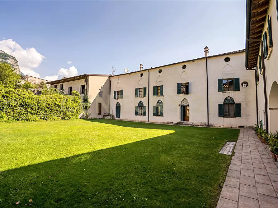 Immagine 171 di Villa in vendita  in Via Adige 25 a Brentino Belluno