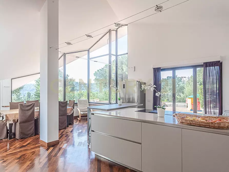 Immagine 15 di Villa in vendita  in Via Spiaggia del Lago 17b a Castel Gandolfo