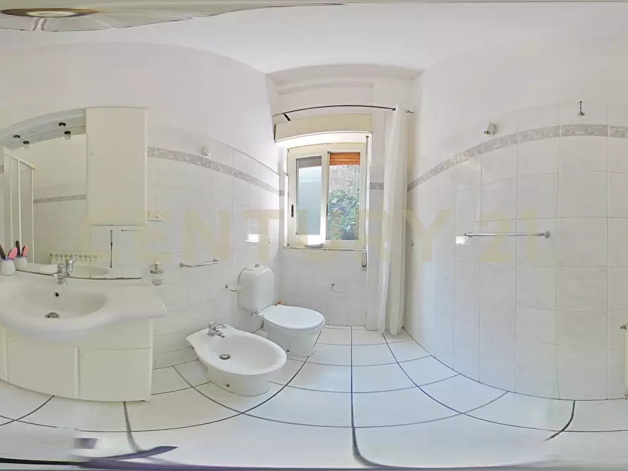 Immagine 38 di Quadrilocale in vendita  in Via P. Gobetti 8 a Adrano