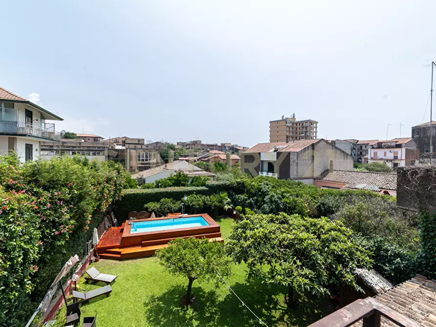Immagine 42 di Villa in vendita  in Via Scalilla 42 a Catania