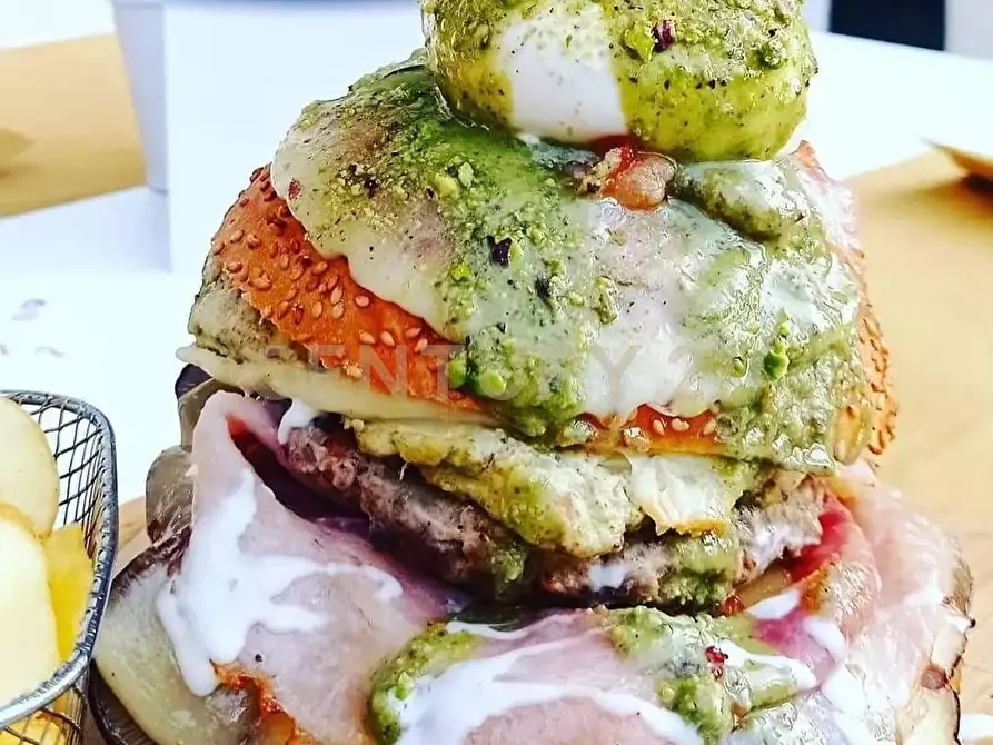 Immagine 9 di Pizzeria / Pub in vendita  in Piazza Don Diego snc a Pedara