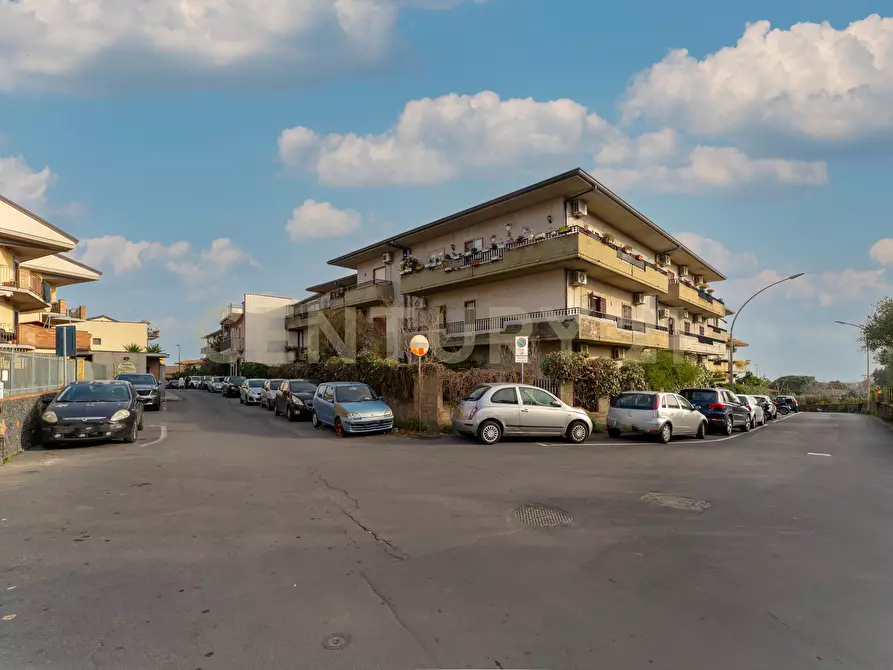 Immagine 2 di Trilocale in vendita  in VIA IDRIA 37 a Tremestieri Etneo