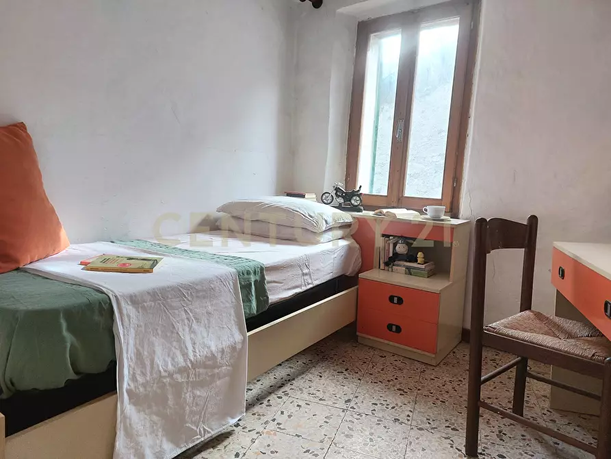 Immagine 8 di Bilocale in vendita  in Via Pinelli 9 a Abbadia San Salvatore