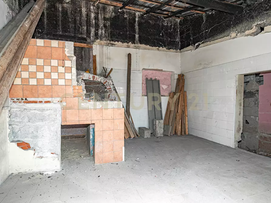 Immagine 5 di Quadrilocale in vendita  in Via Gravina 42 a Tremestieri Etneo