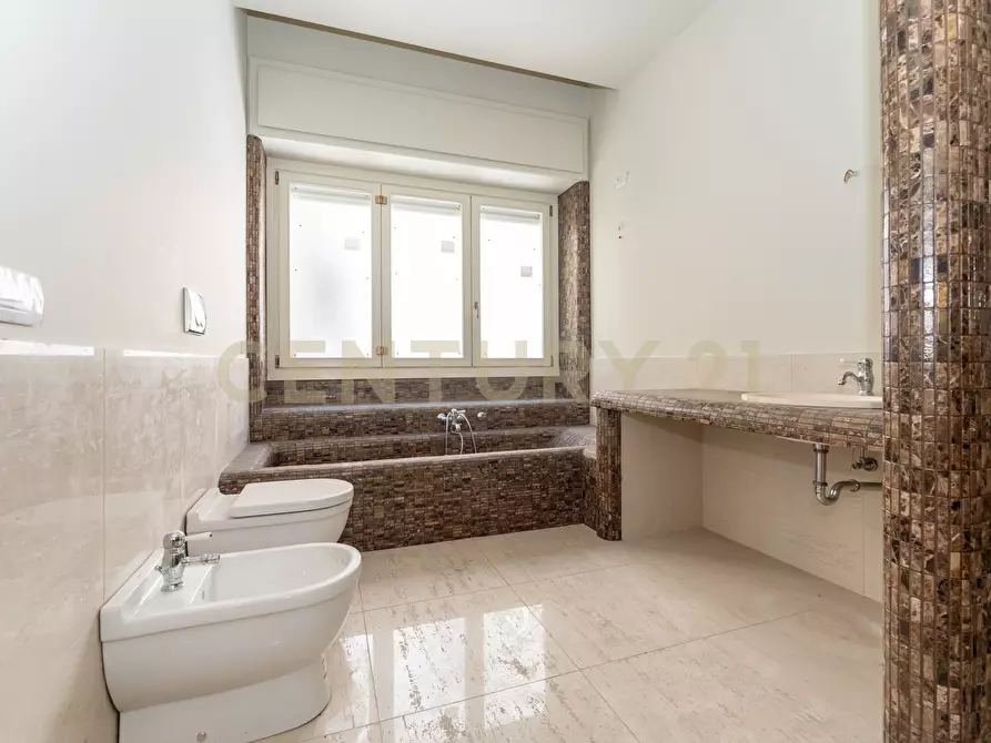 Immagine 41 di Villa in vendita  in Via Salvatore Paola 177 a Catania