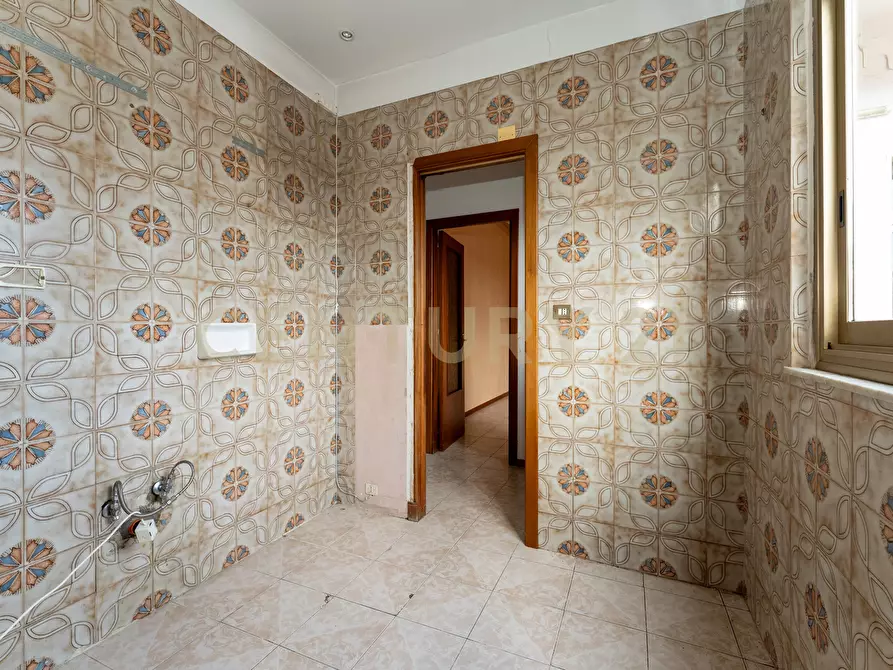 Immagine 39 di Pentalocale in vendita  in Via Edmondo de Amicis 62 a Catania