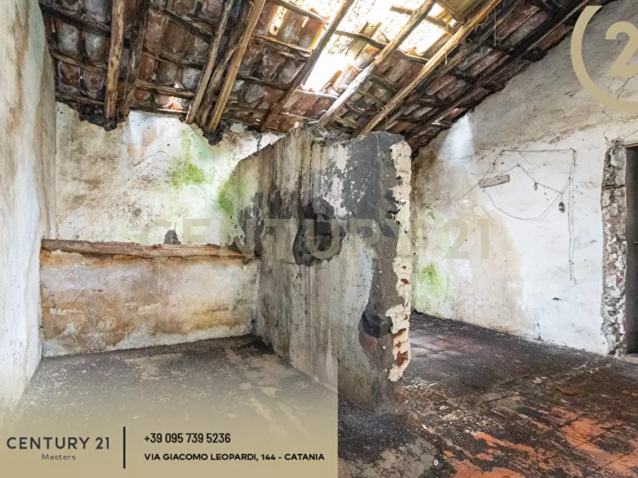 Immagine 25 di Rustico / casale in vendita  in Via Alessandro Manzoni 152 a Viagrande