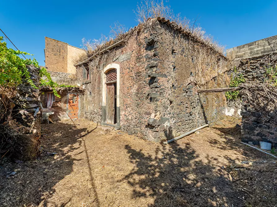 Immagine 1 di Casa indipendente in vendita  in Via Manganelli 3 a Mascalucia