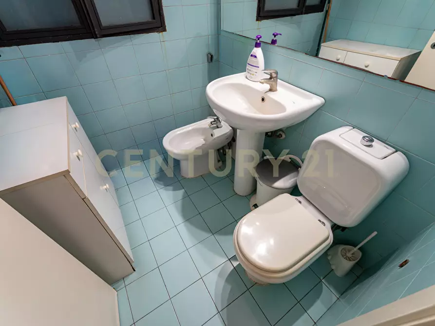 Immagine 25 di Locale commerciale in vendita  in Corso delle Province 23 a Catania