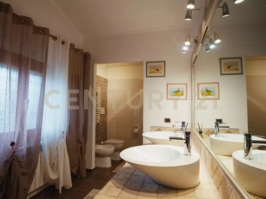 Immagine 17 di Villa in vendita  in Via delle Ginestre 13 a Sacrofano