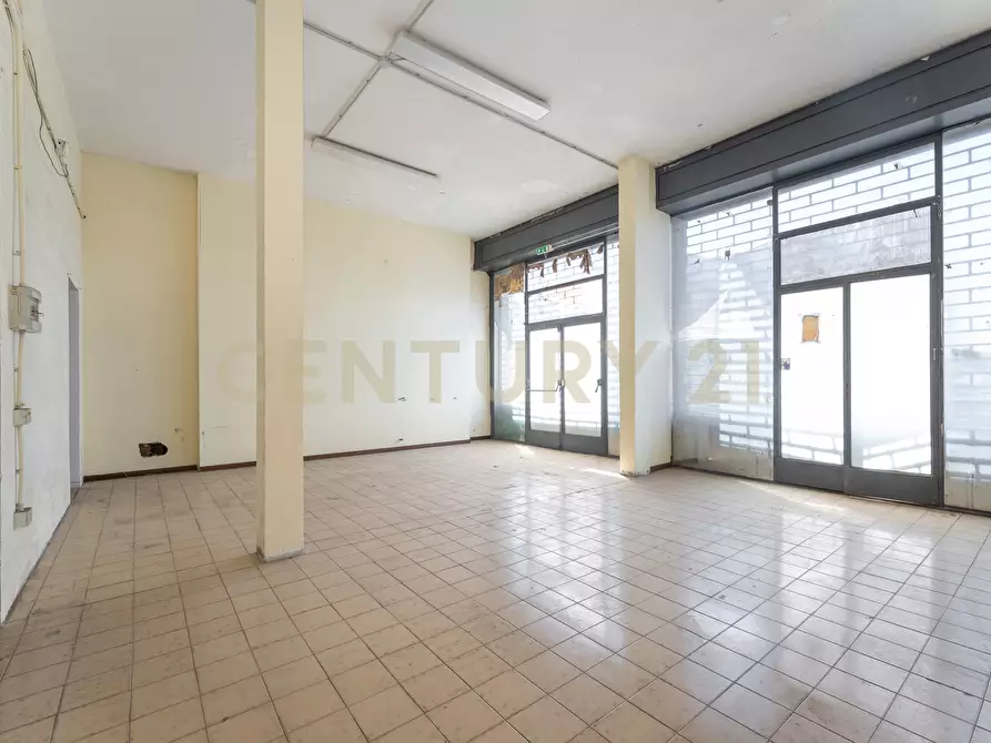 Immagine 14 di Attività commerciale in vendita  in Via Vittorio Emanuele 424 a Paterno'