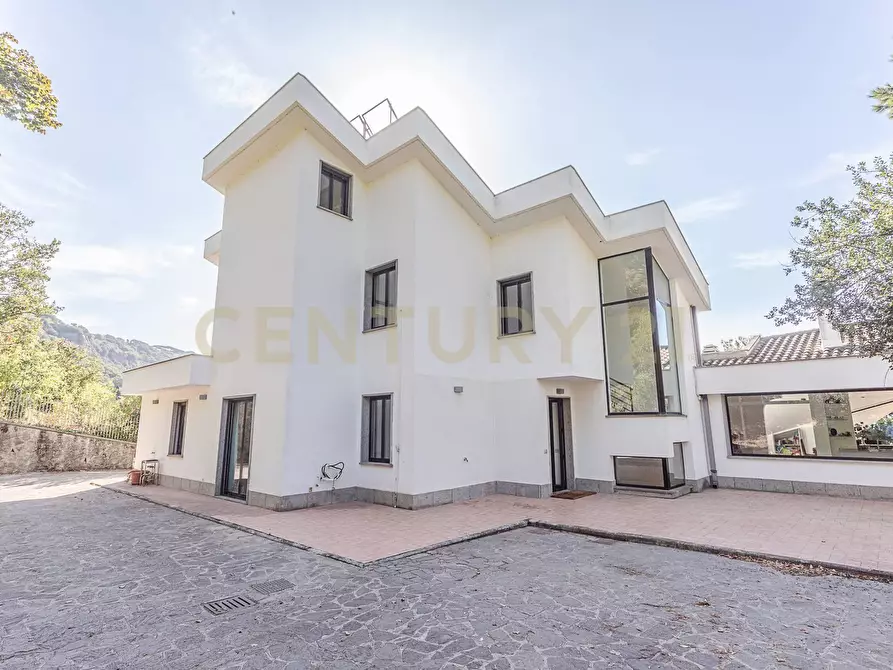 Immagine 17 di Villa in vendita  in Via Spiaggia del Lago 17b a Castel Gandolfo