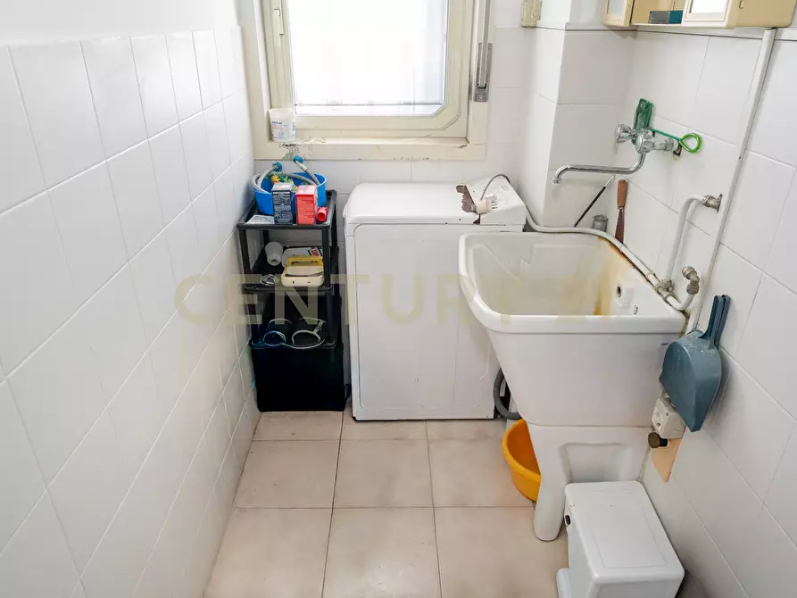 Immagine 20 di Quadrilocale in vendita  in Viale Librino 1 a Catania