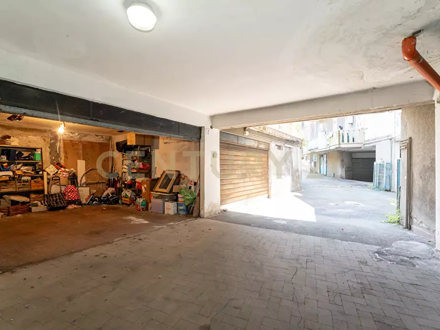 Immagine 70 di Pentalocale in vendita  in Via Madonna delle Lacrime 64 a Catania