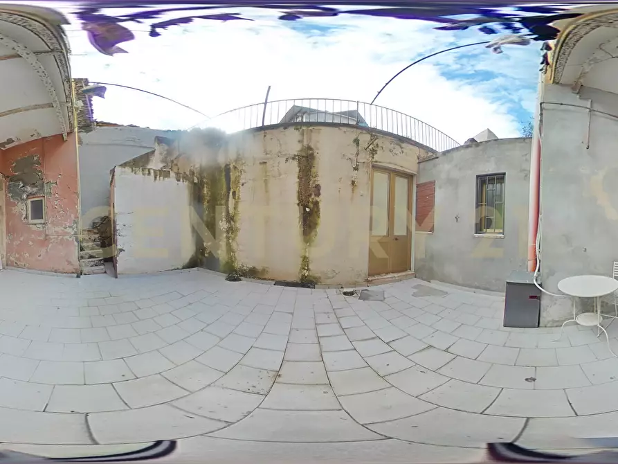 Immagine 39 di Bilocale in vendita  in Via Grimaldi 114 a Catania