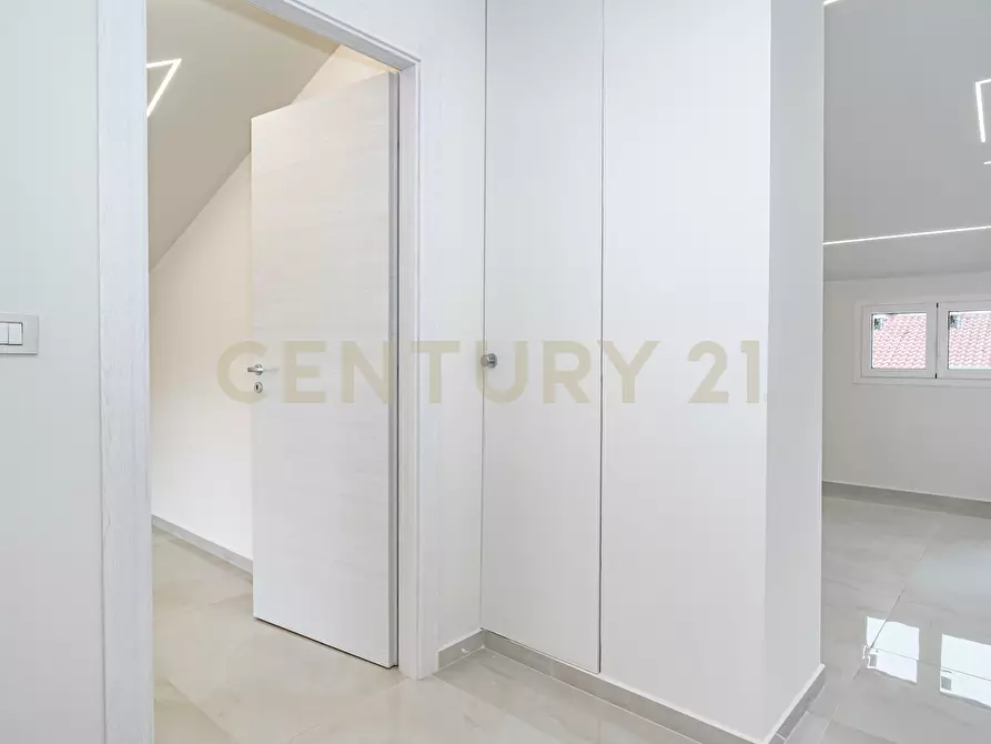 Immagine 11 di Quadrilocale in vendita  in Via delle Rose 17 a Valverde