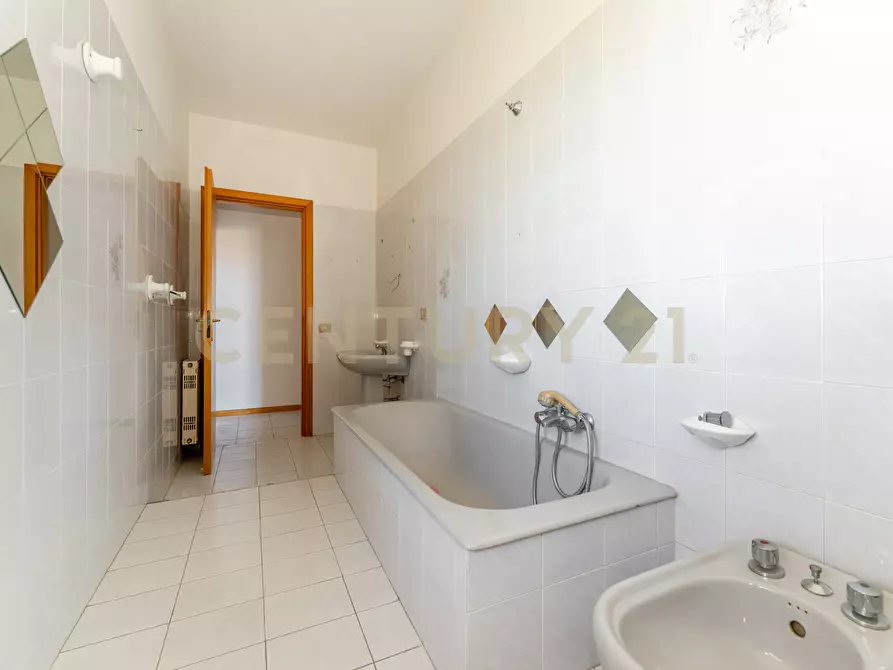 Immagine 27 di Trilocale in vendita  in CONTRADA PISCITELLO 11 a Lentini