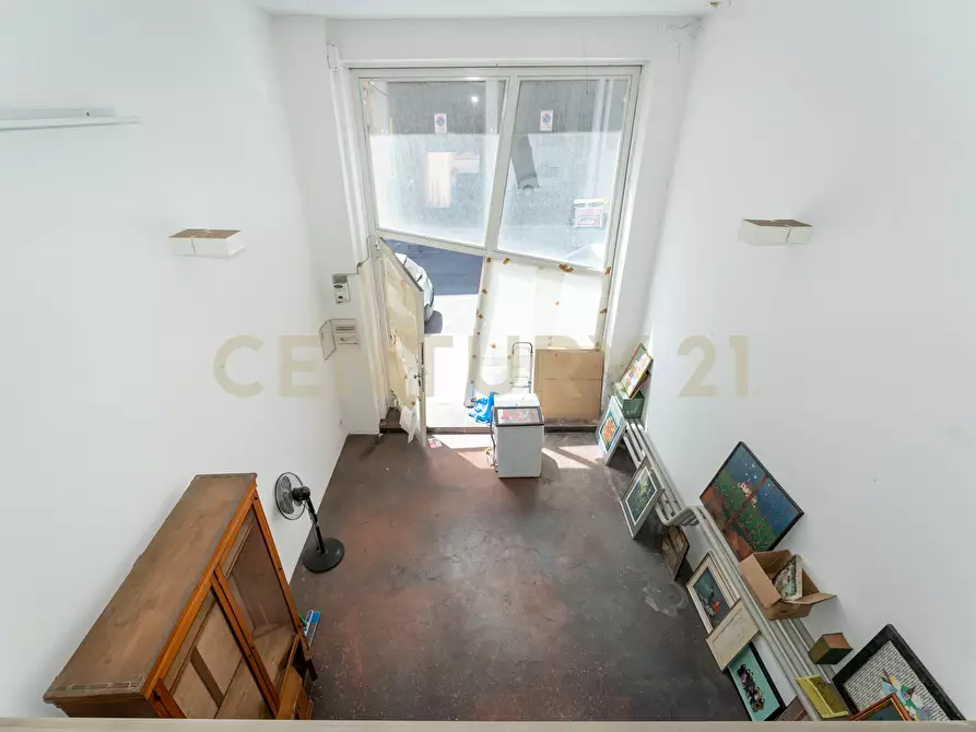 Immagine 15 di Locale commerciale in vendita  in Via Francesco Riso 72/C a Catania