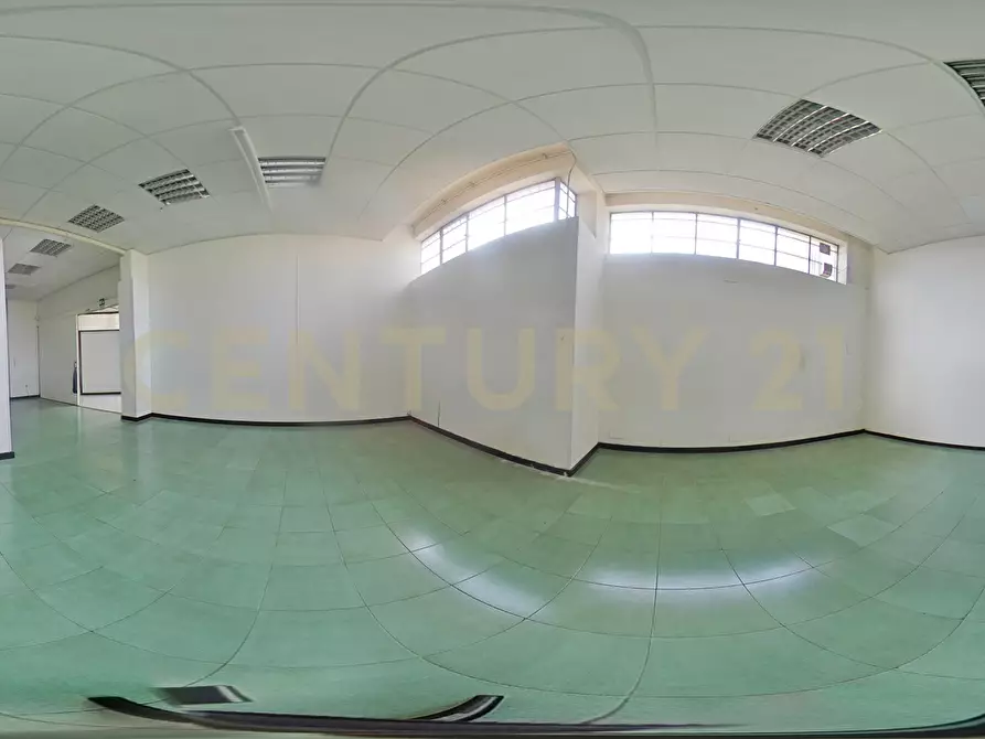 Immagine 45 di Magazzino in vendita  in Via Convento del Carmine 6 a Tremestieri Etneo