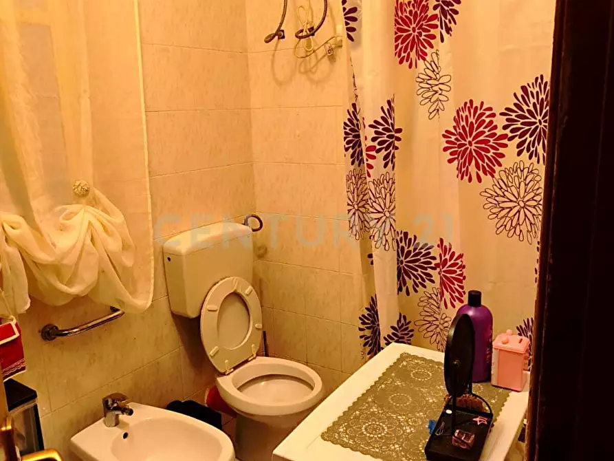 Immagine 14 di Bilocale in vendita  in Via Scillato 34 a Palermo