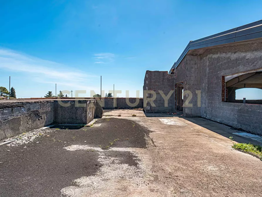 Immagine 39 di Palazzo in vendita  in Via dell'Aria snc a Pedara