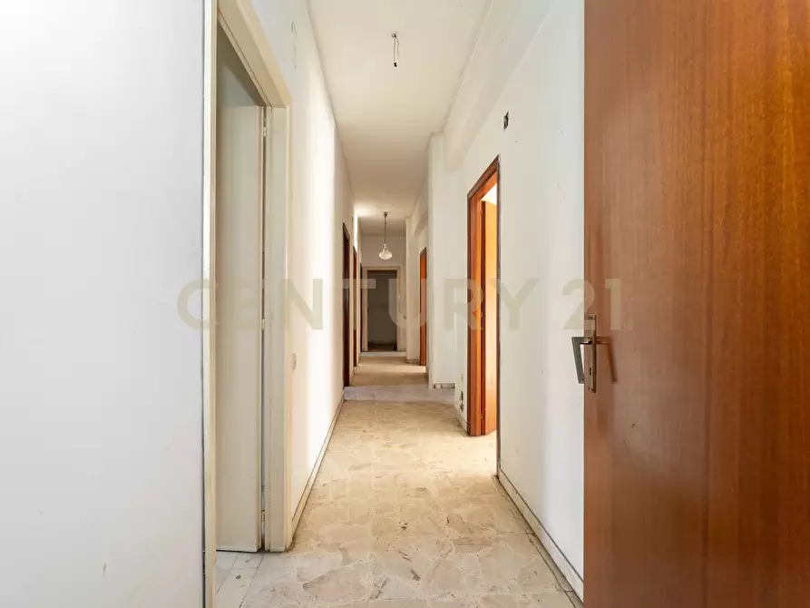 Immagine 9 di Pentalocale in vendita  in Via Fiume 12 a Catania