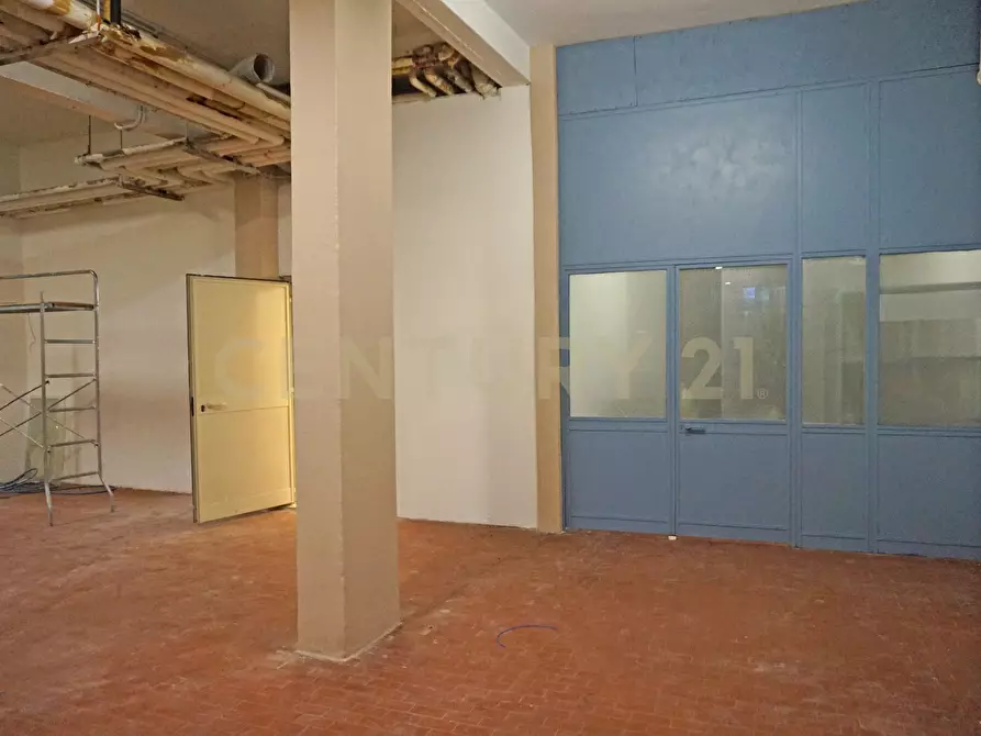 Immagine 10 di Locale commerciale in vendita  in Via Federico Nansen 24 a Roma