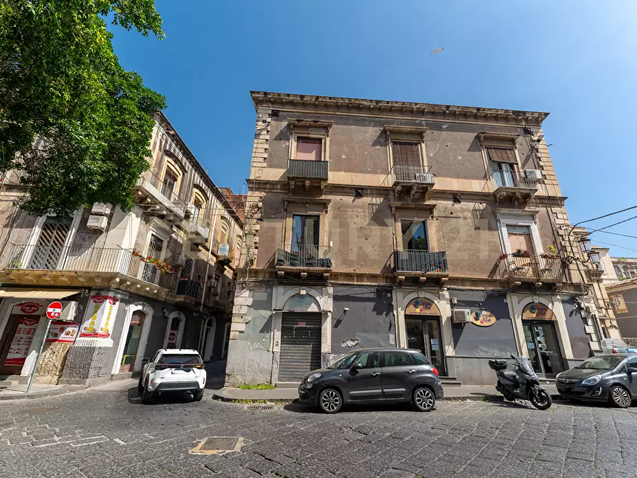 Immagine 46 di Quadrilocale in vendita  in Piazza Miracoli 2 a Catania