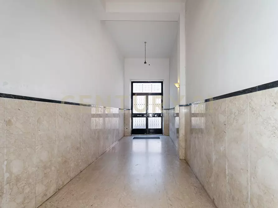 Immagine 43 di Pentalocale in vendita  in Via Salvatore Vigo 106 a Acireale